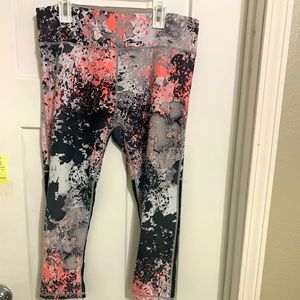 Fabletics splatter paint capris leggings